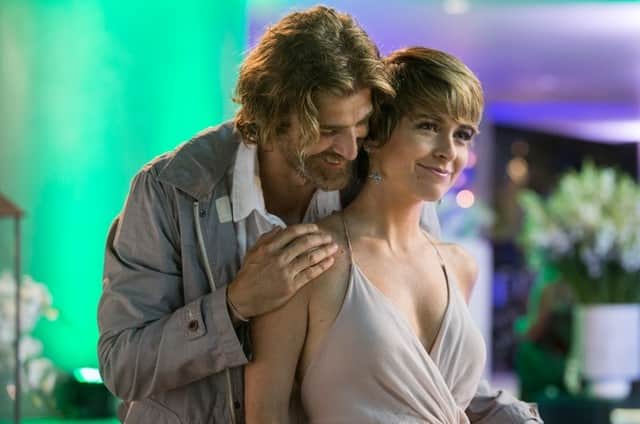 o casal protagonista Pedro (Reynaldo Gianecchini) e Helô (Cláudia Abreu) em "A Lei do Amor" (Foto: Divulgação) o casal protagonista Pedro (Reynaldo Gianecchini) e Helô (Cláudia Abreu) em "A Lei do Amor" (Foto: Divulgação)