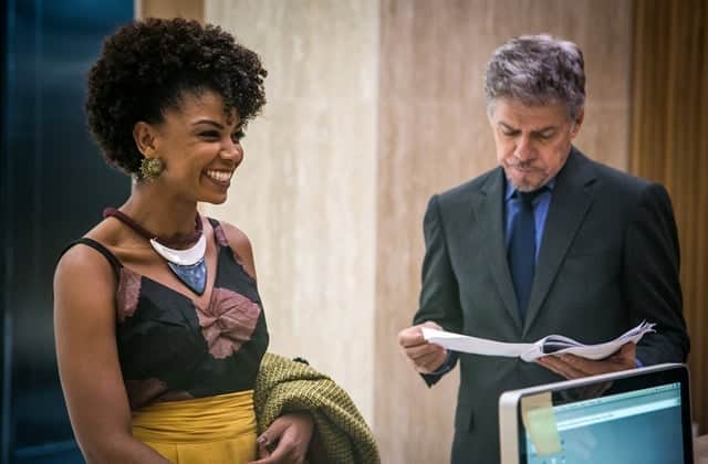 Tião (José Mayer) e Laura (Heloisa Jorge) em cena de "A Lei do Amor" (Foto: Globo/Paulo Belote) Tião (José Mayer) e Laura (Heloisa Jorge) em cena de "A Lei do Amor" (Foto: Globo/Paulo Belote)
