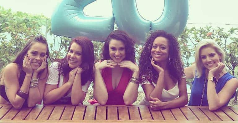 Fernanda Souza com as amigas que fizeram "chiquititas" (Foto: Divulgação) Fernanda Souza com as amigas que fizeram "chiquititas" (Foto: Divulgação)