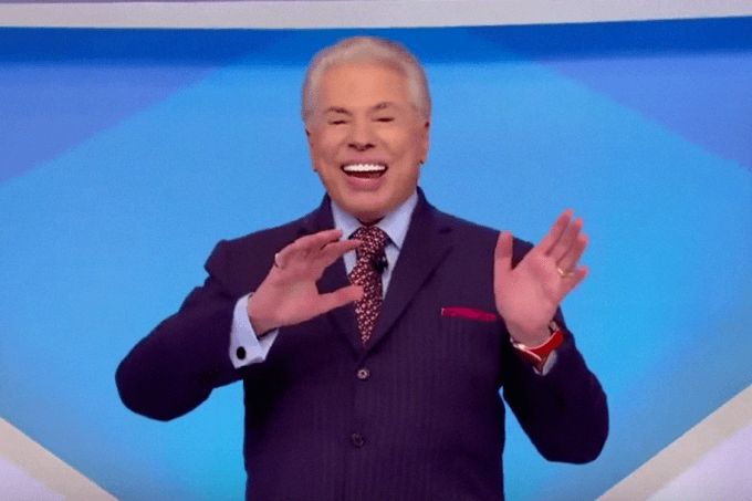 Silvio Santos de cabelo grisalho em seu programa (Foto: Reprodução/SBT) Silvio Santos de cabelo grisalho em seu programa (Foto: Reprodução/SBT)