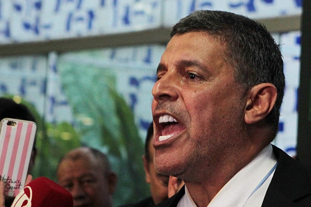 Juiz ordena que Alexandre Frota apague ofensas a Caetano Veloso; ator faz deboche