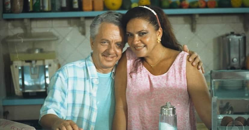 Saudosos, Rogério Cardoso e Regina Dourado viviam um casal em "Explode Coração" (Foto: Divulgação/Globo) Saudosos, Rogério Cardoso e Regina Dourado viviam um casal em "Explode Coração" (Foto: Divulgação/Globo)