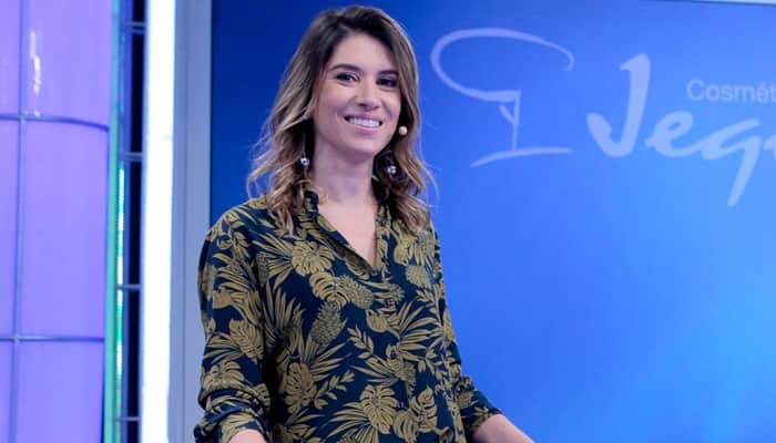 Rebeca Abravanel no comando do "Roda a Roda" (Foto: Lourival Ribeiro/SBT) Rebeca Abravanel no comando do "Roda a Roda" (Foto: Lourival Ribeiro/SBT)