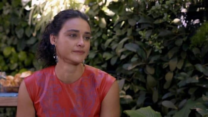 Débora Nascimento fala sobre perda de peso e se emociona