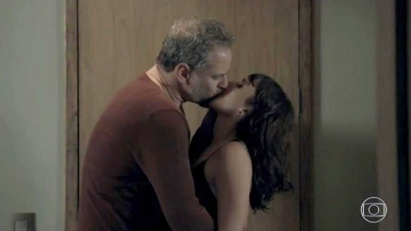 Eugênio é a próxima vítima de Irene em "A Força do Querer" (Foto: Reprodução/Globo) Eugênio é a próxima vítima de Irene em "A Força do Querer" (Foto: Reprodução/Globo)