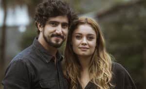 Renato (Renato Góes e Alice (Sophie Charlotte) em "Os Dias Eram Assim" (Foto: Globo/Mauricio Fidalgo) Renato (Renato Góes e Alice (Sophie Charlotte) em "Os Dias Eram Assim" (Foto: Globo/Mauricio Fidalgo)