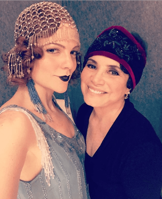 Regina Duarte aparece com visual de cafetina para próxima novela das seis Regina Duarte aparece com visual de cafetina para próxima novela das seis
