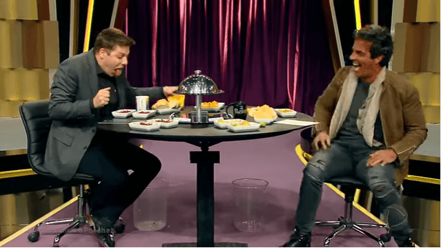 Álvaro e Porchat no programa. Foto - reprodução. Álvaro e Porchat no programa. Foto - reprodução.