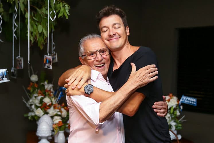 Rodrigo Faro fala sobre contrato com a Record, nega sondagem da Globo e explica cancelamento da festa de casamento de Carlos Alberto de Nóbrega