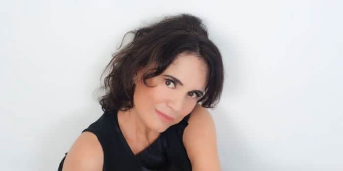 A atriz Regina Duarte relembrou cena na novela Por Amor onde troca os bebês (Foto: Divulgação) A atriz Regina Duarte relembrou cena na novela Por Amor onde troca os bebês (Foto: Divulgação)