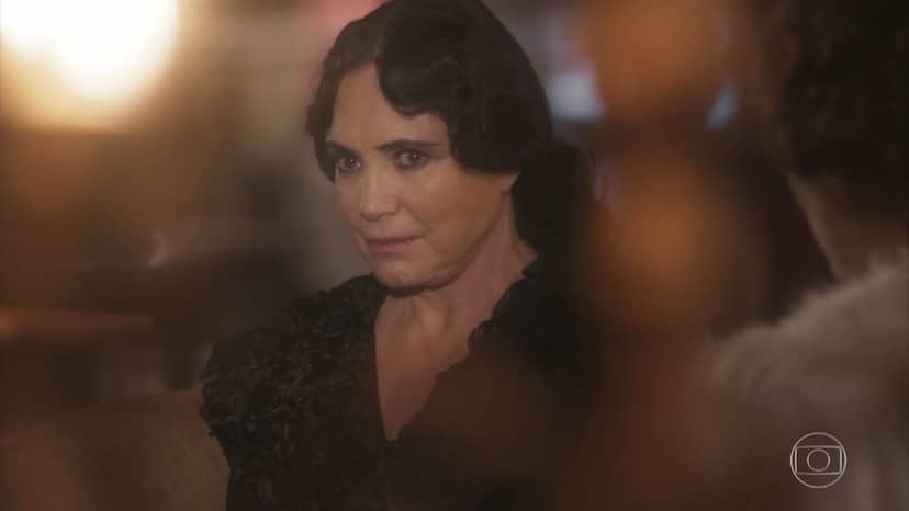 Regina Duarte (Madame Lucerne) em cena de "Tempo de Amar" (Foto: Reprodução/Globo) Regina Duarte (Madame Lucerne) em cena de "Tempo de Amar" (Foto: Reprodução/Globo)