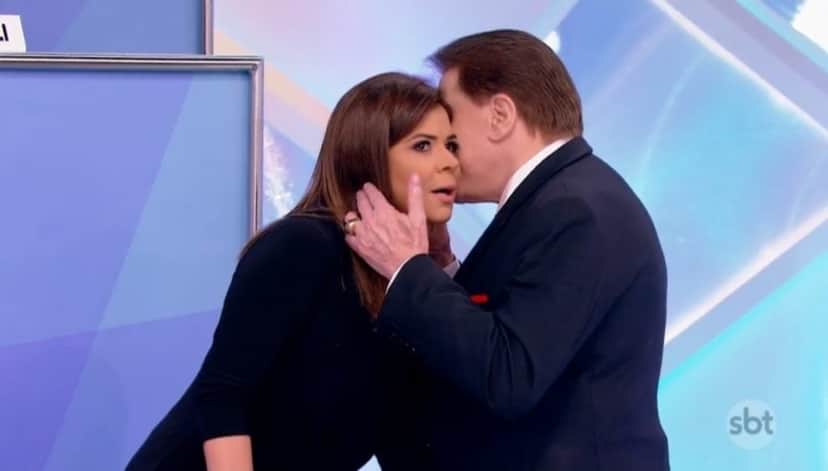 Silvio Santos conversa com a apresentadora Mara Maravilha durante o Jogo dos Pontinhos. (Foto: Reprodução) Silvio Santos conversa com a apresentadora Mara Maravilha durante o Jogo dos Pontinhos. (Foto: Reprodução)