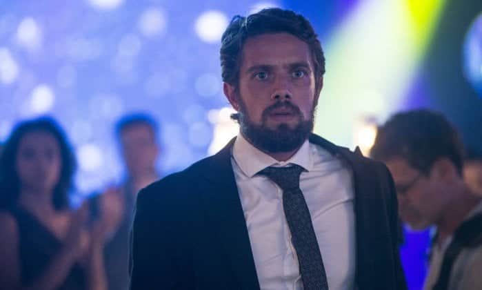(Renato (Rafael Cardoso) em choque - Raquel Cunha / Divulgação/TV Globo) (Renato (Rafael Cardoso) em choque - Raquel Cunha / Divulgação/TV Globo)