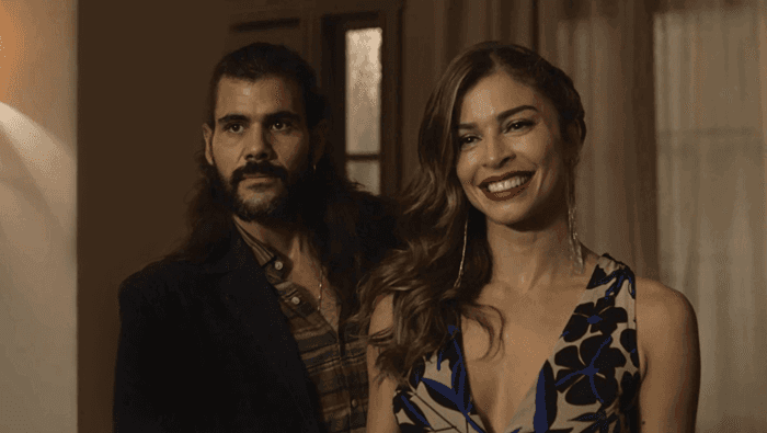 Mariano (Juliano Cazarré) e Lívia (Grazi Massafera) em cena de O Outro Lado do Paraíso (Foto: Divulgação/Globo) Mariano (Juliano Cazarré) e Lívia (Grazi Massafera) em cena de O Outro Lado do Paraíso (Foto: Divulgação/Globo)