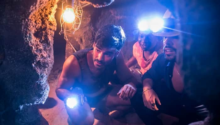Xodó (Anderson Tomazini) e Amaro (Pedro Carvalho) em cena de O Outro Lado do Paraíso (Foto: Globo/João Miguel Júnior) Xodó (Anderson Tomazini) e Amaro (Pedro Carvalho) em cena de O Outro Lado do Paraíso (Foto: Globo/João Miguel Júnior)