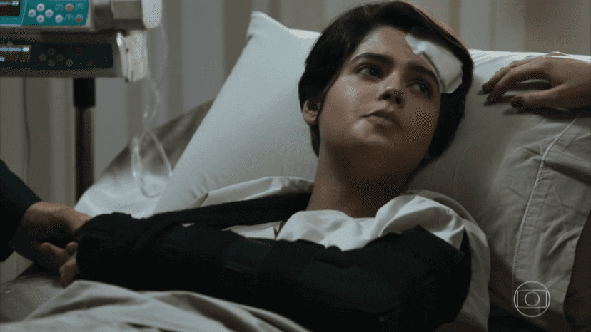 Adriana está com câncer nos rins em O Outro Lado do Paraíso. (Foto: Reprodução/TV Globo) Adriana está com câncer nos rins em O Outro Lado do Paraíso. (Foto: Reprodução/TV Globo)