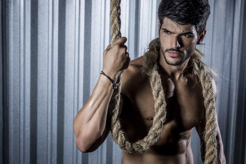 Lucas em ensaio sensual (Foto: Gshow/ Isabella Pinheiro) Lucas em ensaio sensual (Foto: Gshow/ Isabella Pinheiro)