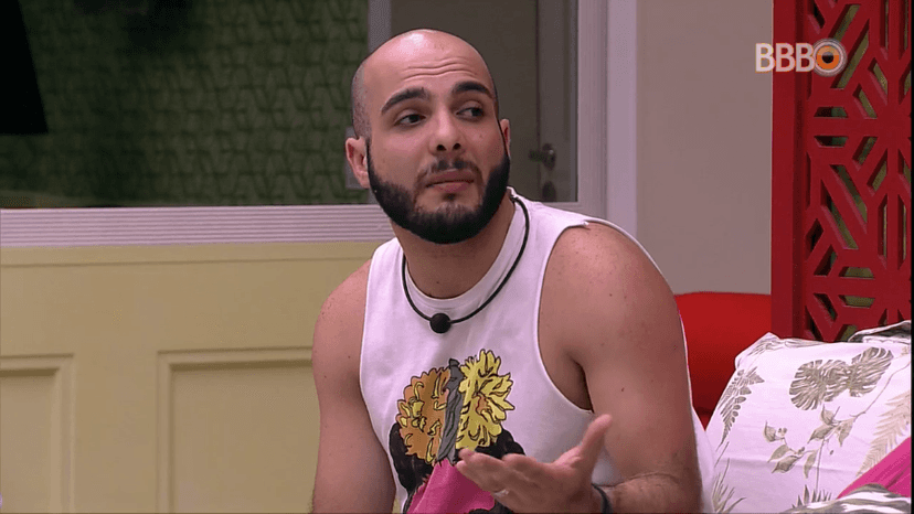 O ex-BBB, da globo, Mahmoud Baydoun surgiu com um pênis de borracha (Foto: Divulgação) O ex-BBB, da globo, Mahmoud Baydoun surgiu com um pênis de borracha (Foto: Divulgação)