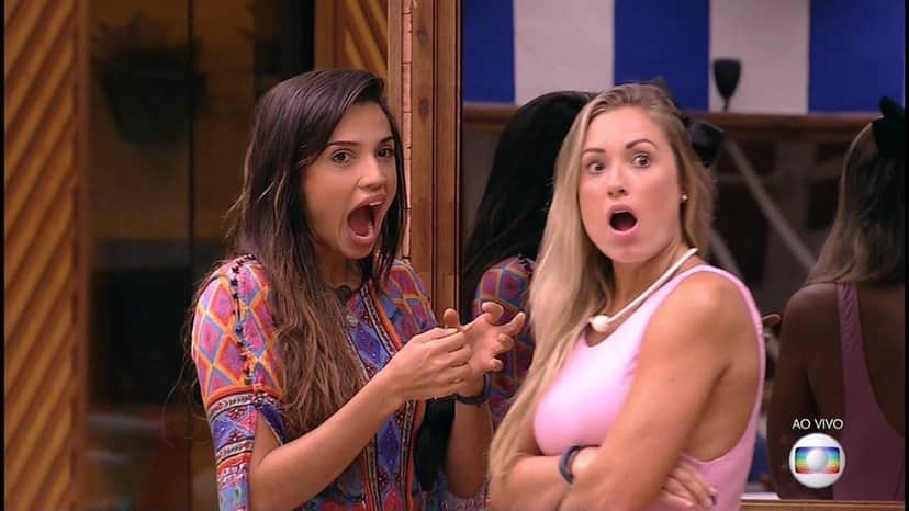 Paula e Jéssica surpresas com a volta de Gleici no BBB18 (Foto: Reprodução) Paula e Jéssica surpresas com a volta de Gleici no BBB18 (Foto: Reprodução)