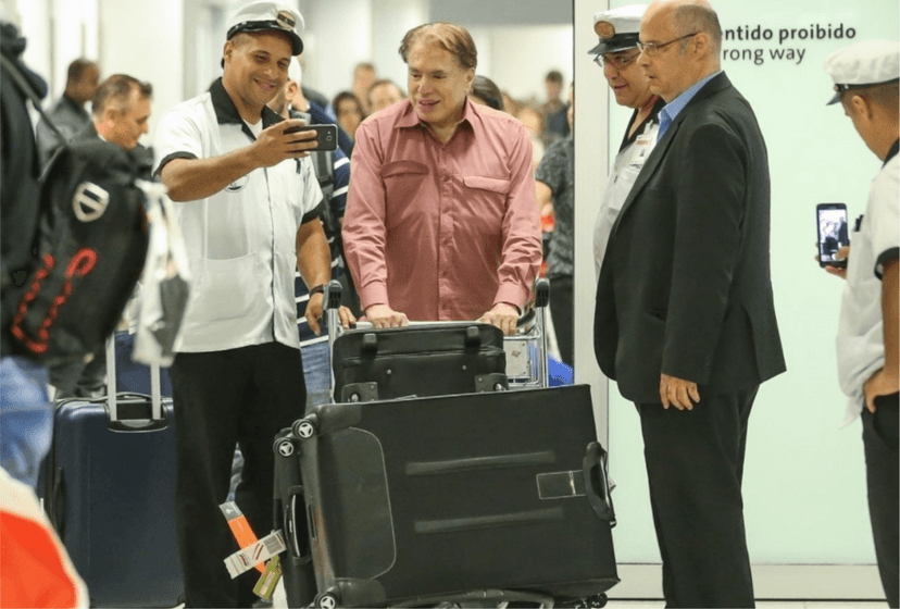 Silvio Santos em chegada no aeroporto neste domingo (22) em São Paulo (Foto Manuela Scarpa/Brazil News) Silvio Santos em chegada no aeroporto neste domingo (22) em São Paulo (Foto Manuela Scarpa/Brazil News)