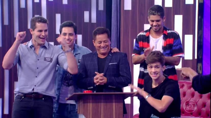 João Guilherme, o pai e os irmãos no Tamanho Família (Foto: Reprodução/Globo) João Guilherme, o pai e os irmãos no Tamanho Família (Foto: Reprodução/Globo)