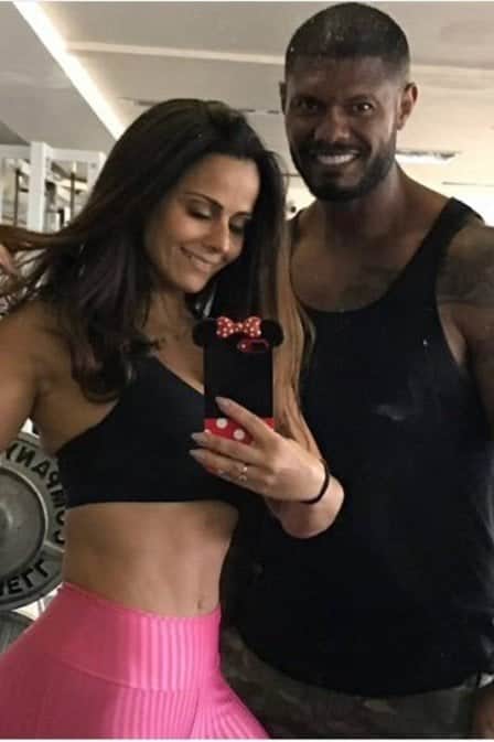 Viviane Araújo e o personal trainer, Douglas Mariano (Foto: Reprodução) Viviane Araújo e o personal trainer, Douglas Mariano (Foto: Reprodução)