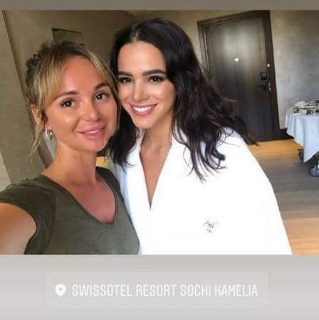 Bruna Marquezine de roupão na Rússia Foto: reprodução/ instagram Bruna Marquezine de roupão na Rússia Foto: reprodução/ instagram