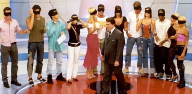 Silvio Santos e o elenco da Casa dos Artistas 3 em 2002 (Foto: Reprodução) Silvio Santos e o elenco da Casa dos Artistas 3 em 2002 (Foto: Reprodução)