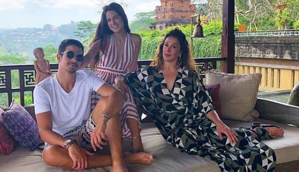 Atriz ao lado de Enzo Celulari e Sophia (Foto: Reprodução/Instagram) Atriz ao lado de Enzo Celulari e Sophia (Foto: Reprodução/Instagram)