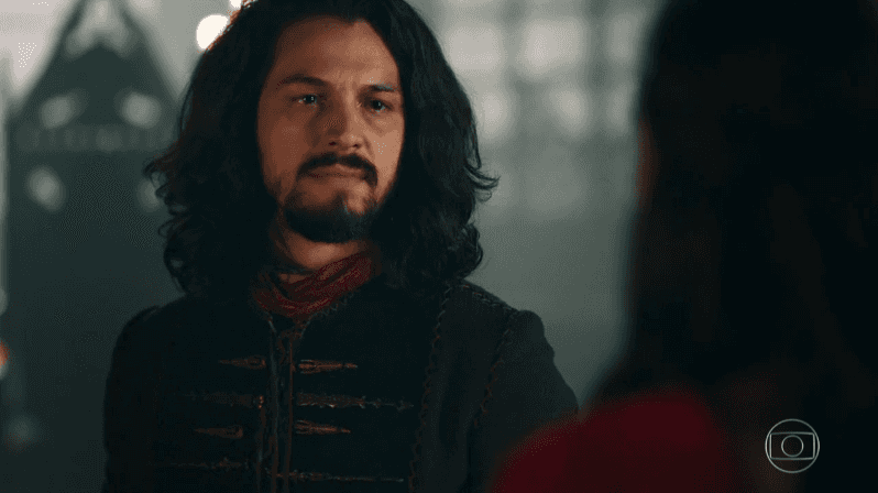 Afonso (Romulo Estrela) em cena de Deus Salve o Rei (Foto: Reprodução/Globo) Afonso (Romulo Estrela) em cena de Deus Salve o Rei (Foto: Reprodução/Globo)