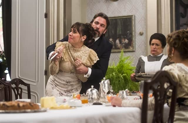 Susana (Alessandra Negrini) é descoberta por todos como a grande vilã de Orgulho e Paixão (Foto: Globo/Raquel Cunha) Susana (Alessandra Negrini) é descoberta por todos como a grande vilã de Orgulho e Paixão (Foto: Globo/Raquel Cunha)