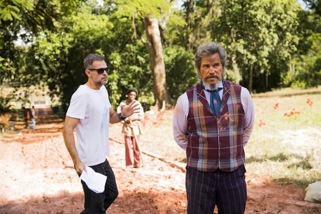 O diretor artístico Leonardo Nogueira ensaia com Edson Celulari (Dom Sabino) (Foto: Globo/João Miguel Júnior) O diretor artístico Leonardo Nogueira ensaia com Edson Celulari (Dom Sabino) (Foto: Globo/João Miguel Júnior)