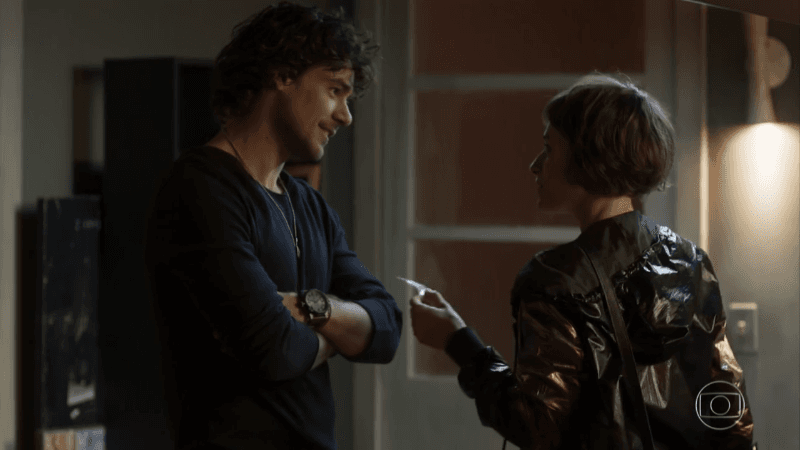 Narciso (Osmar Silveira) e Manu (Luisa Arraes) em cena de Segundo Sol (Foto: Reprodução/Globo) Narciso (Osmar Silveira) e Manu (Luisa Arraes) em cena de Segundo Sol (Foto: Reprodução/Globo)