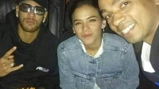 Bruna Marquezine, Neymar e um fã (Foto: Reprodução/Instagram) Bruna Marquezine, Neymar e um fã (Foto: Reprodução/Instagram)