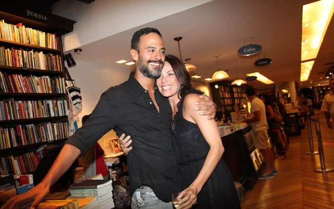 Marcelo Marins e Carolina Ferraz (Foto: Divulgação) Marcelo Marins e Carolina Ferraz (Foto: Divulgação)