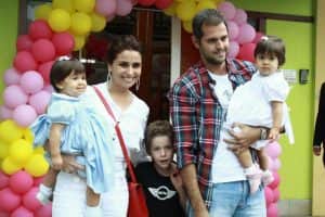 Giovanna Antonelli ao lado da família (Foto: Reprodução) Giovanna Antonelli ao lado da família (Foto: Reprodução)
