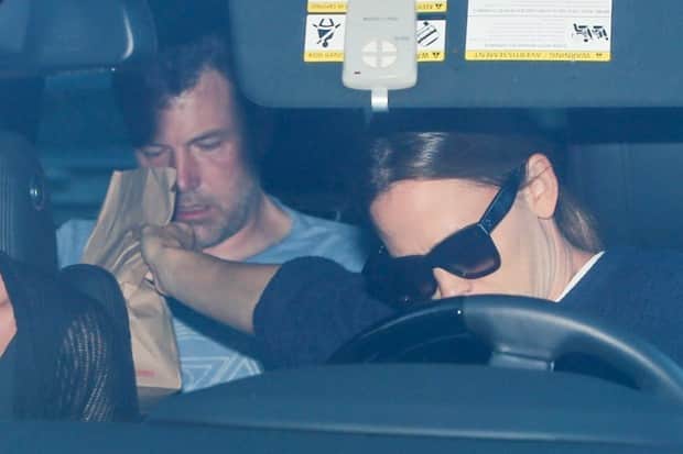 O ator Ben Affleck indo para a reabilitação (Foto: Divulgação) O ator Ben Affleck indo para a reabilitação (Foto: Divulgação)