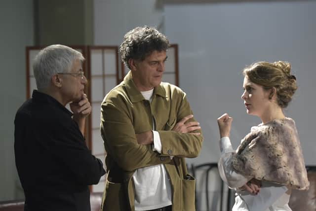 Cláudia Abreu e Eduardo Moscovis no Seminário para atores com o diretor argentino Juan Carlos Corazza (Foto: Globo/Erik Barros Pinto) Cláudia Abreu e Eduardo Moscovis no Seminário para atores com o diretor argentino Juan Carlos Corazza (Foto: Globo/Erik Barros Pinto)