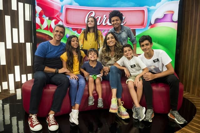 Márcio Garcia com a mulher e os filhos no Tamanho Família (Foto: Globo/Raquel Cunha) Márcio Garcia com a mulher e os filhos no Tamanho Família (Foto: Globo/Raquel Cunha)