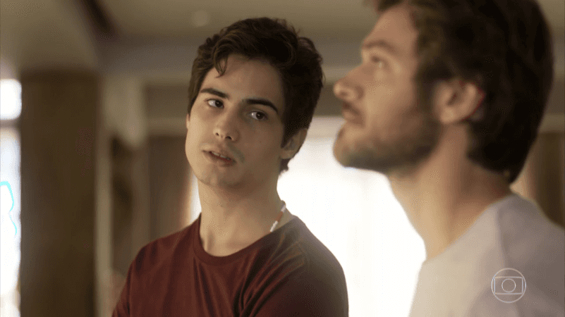 Valentim (Danilo Mesquita) e Beto (Emilio Dantas) em cena de Segundo Sol (Foto: Reprodução/Globo) Valentim (Danilo Mesquita) e Beto (Emilio Dantas) em cena de Segundo Sol (Foto: Reprodução/Globo)
