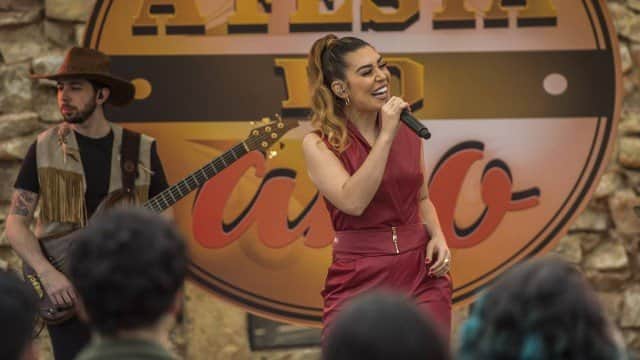 Naiara Azevedo nas gravações de Malhação (Foto: Raquel Cunha/ Globo/ Divulgação) Naiara Azevedo nas gravações de Malhação (Foto: Raquel Cunha/ Globo/ Divulgação)