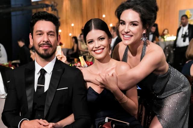 Alain (João Vicente de Castro), Cris (Vitória Strada) e Mariane (Kéfera Buchmann) em Espelho da Vida (Foto: Globo/João Miguel Júnior) Alain (João Vicente de Castro), Cris (Vitória Strada) e Mariane (Kéfera Buchmann) em Espelho da Vida (Foto: Globo/João Miguel Júnior)