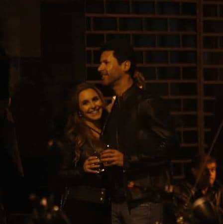 Carla Diaz é flagrada aos beijos com bonitão no Leblon (Foto: Reprodução) Carla Diaz é flagrada aos beijos com bonitão no Leblon (Foto: Reprodução)