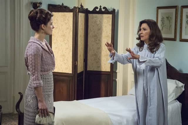 Briana (Bruna Spínola) e Lady Margareth (Natalia do Vale) em Orgulho e Paixão (Foto: Globo/Estevam Avellar) Briana (Bruna Spínola) e Lady Margareth (Natalia do Vale) em Orgulho e Paixão (Foto: Globo/Estevam Avellar)