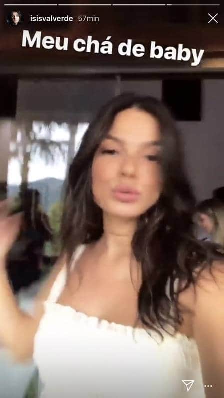 Isis faz chá de bebê no Rio (Foto: Reprodução/Instagram) Isis faz chá de bebê no Rio (Foto: Reprodução/Instagram)