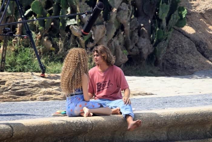 Rafael Vitti e Isabelle Drummond em gravação da novela Verão 90 no Rio (Foto: JC Pereira/Ag News) Rafael Vitti e Isabelle Drummond em gravação da novela Verão 90 no Rio (Foto: JC Pereira/Ag News)