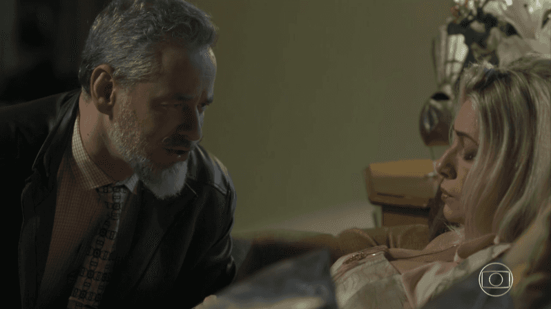 Marilda (Letícia Spiller) e Eurico (Dan Stulbach) em cena de O Sétimo Guardião (Foto: Reprodução/Globo) Marilda (Letícia Spiller) e Eurico (Dan Stulbach) em cena de O Sétimo Guardião (Foto: Reprodução/Globo)