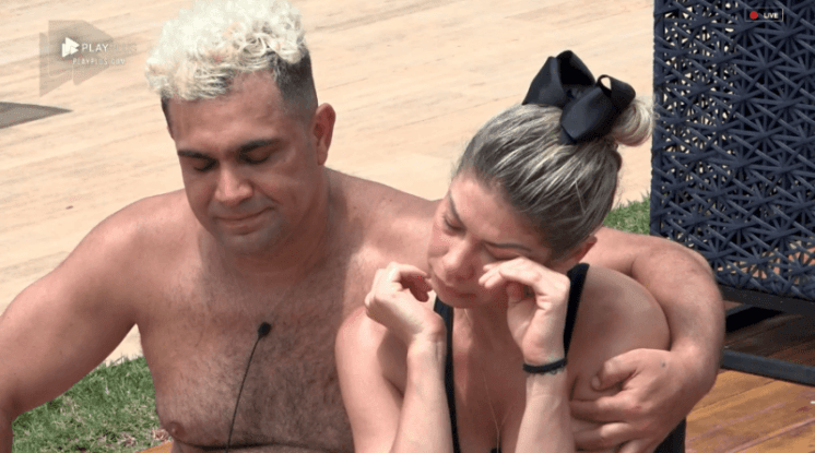 A Fazenda - Cátia revela que foi agredida por Evandro Santo:"me afogou e tirou sangue"