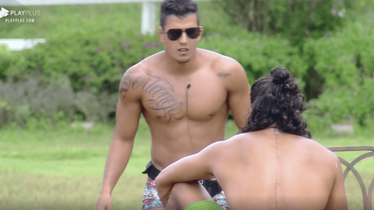 Após expulsão de Catia, Felipe Sertanejo analisa o caso e fala da relação da ex-paquita com Evandro