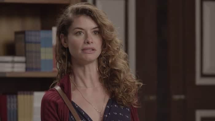 Isabel (Alinne Moraes) em Espelho da Vida (Foto: Reprodução/Globo) Isabel (Alinne Moraes) em Espelho da Vida (Foto: Reprodução/Globo)